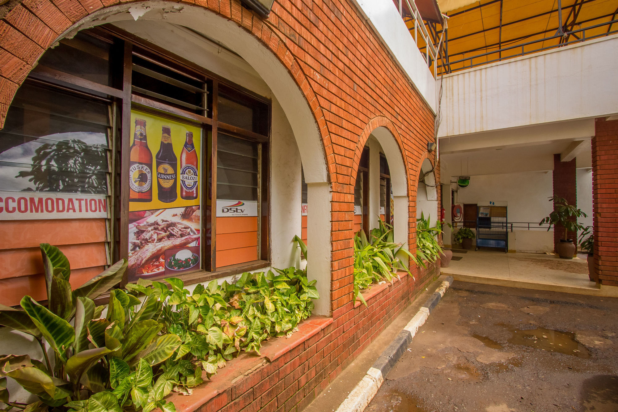 Meru Safari Hotel ภายนอก รูปภาพ