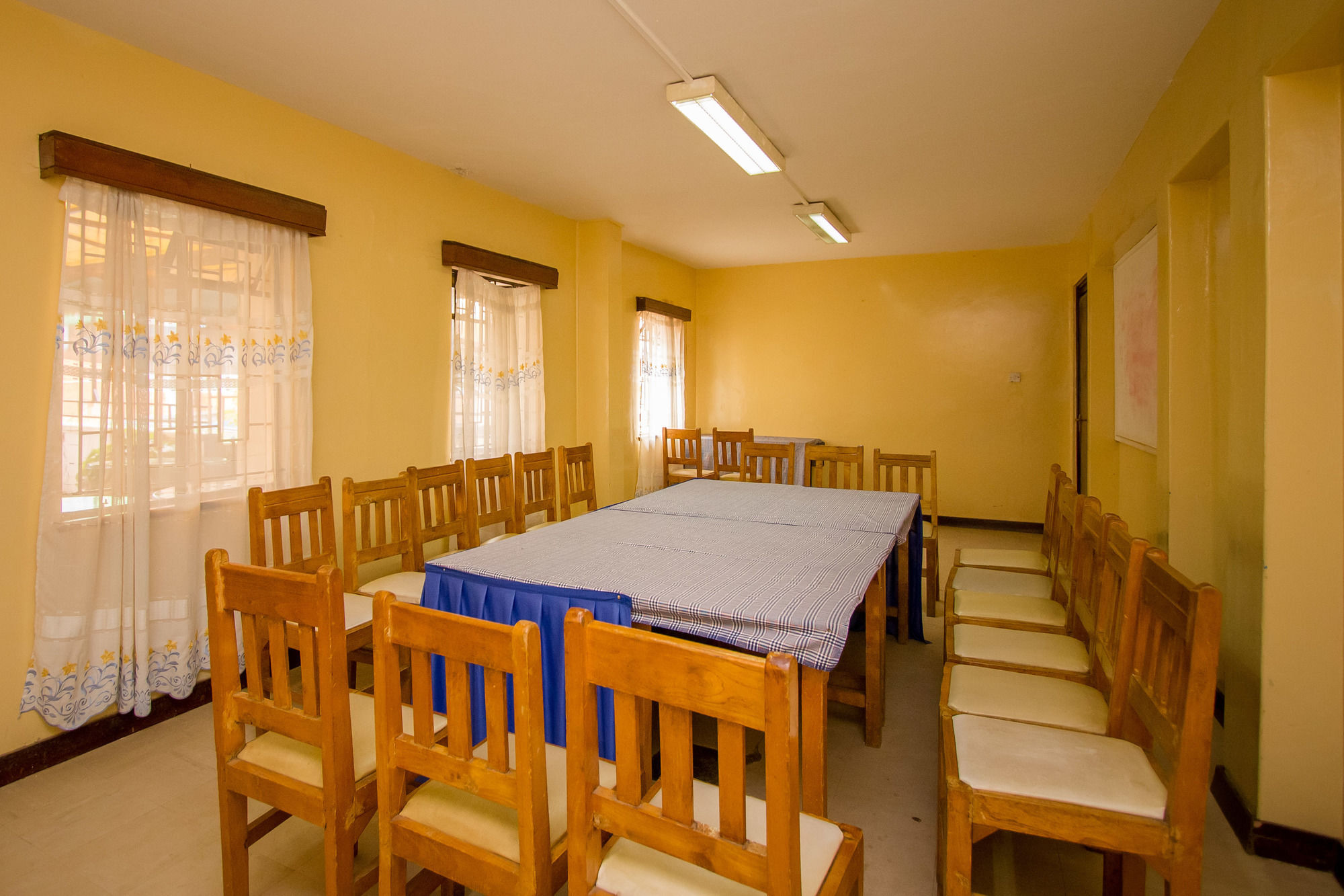 Meru Safari Hotel ภายนอก รูปภาพ